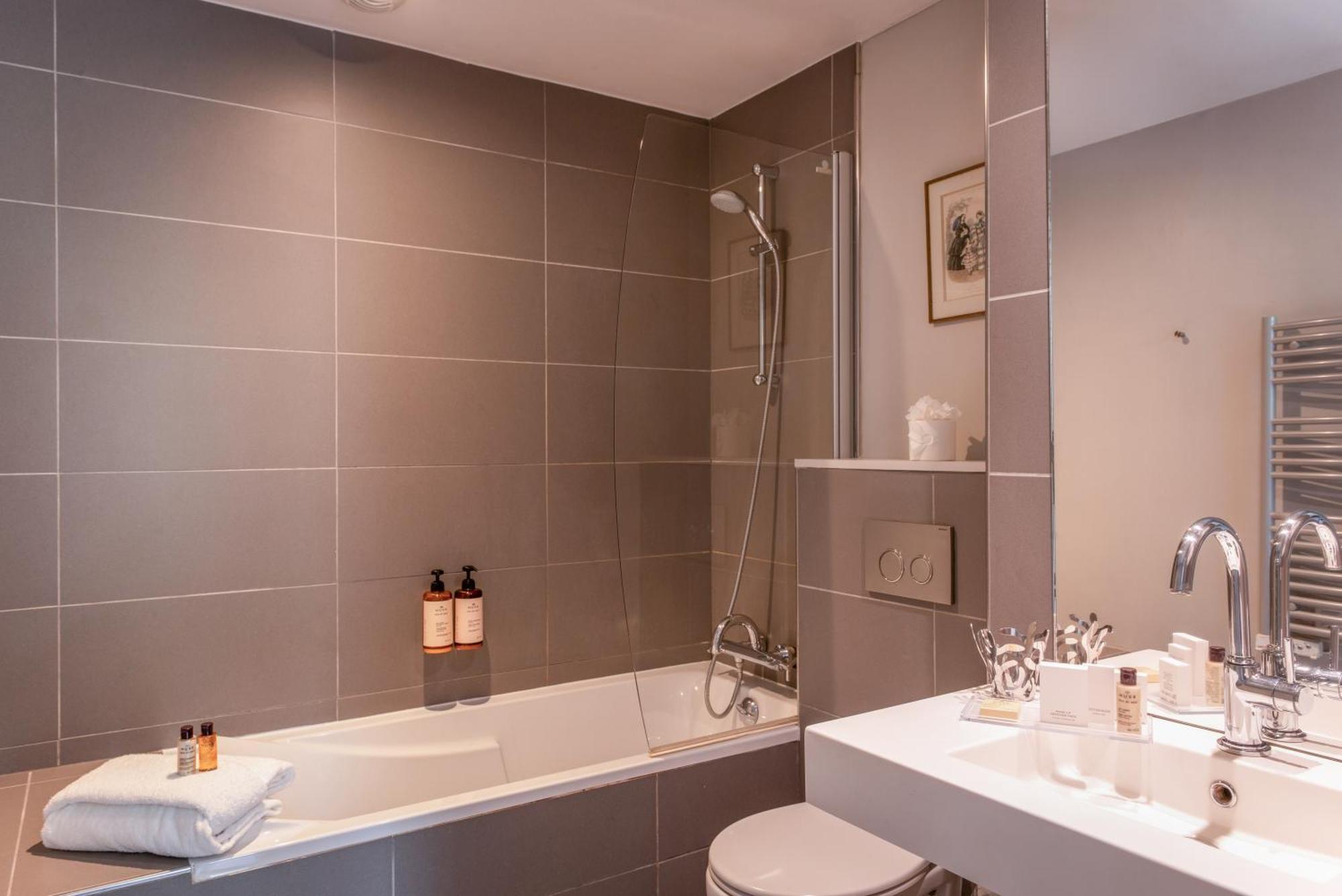 Hotel Helzear Champs-Elysees Paris Exterior photo