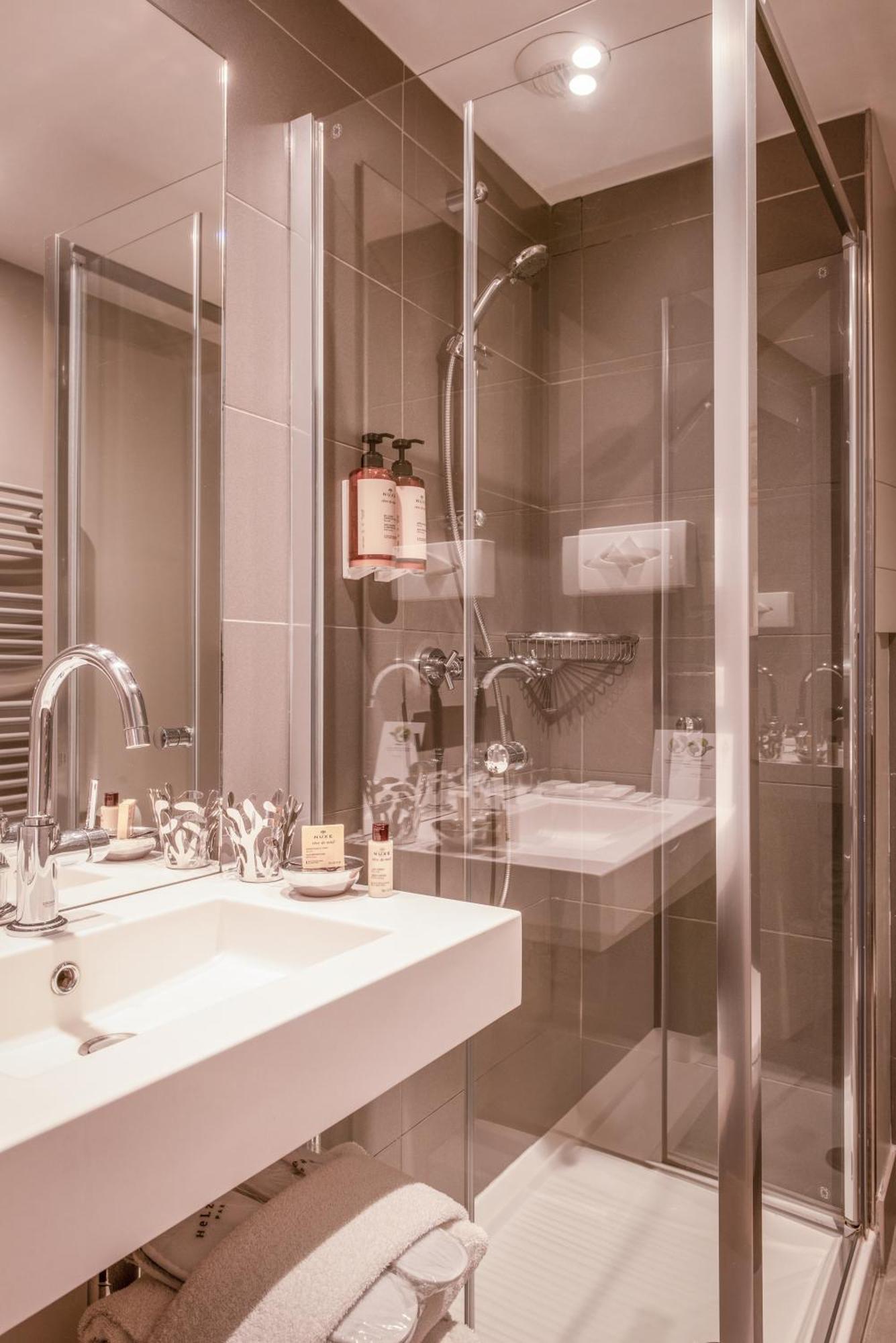 Hotel Helzear Champs-Elysees Paris Exterior photo